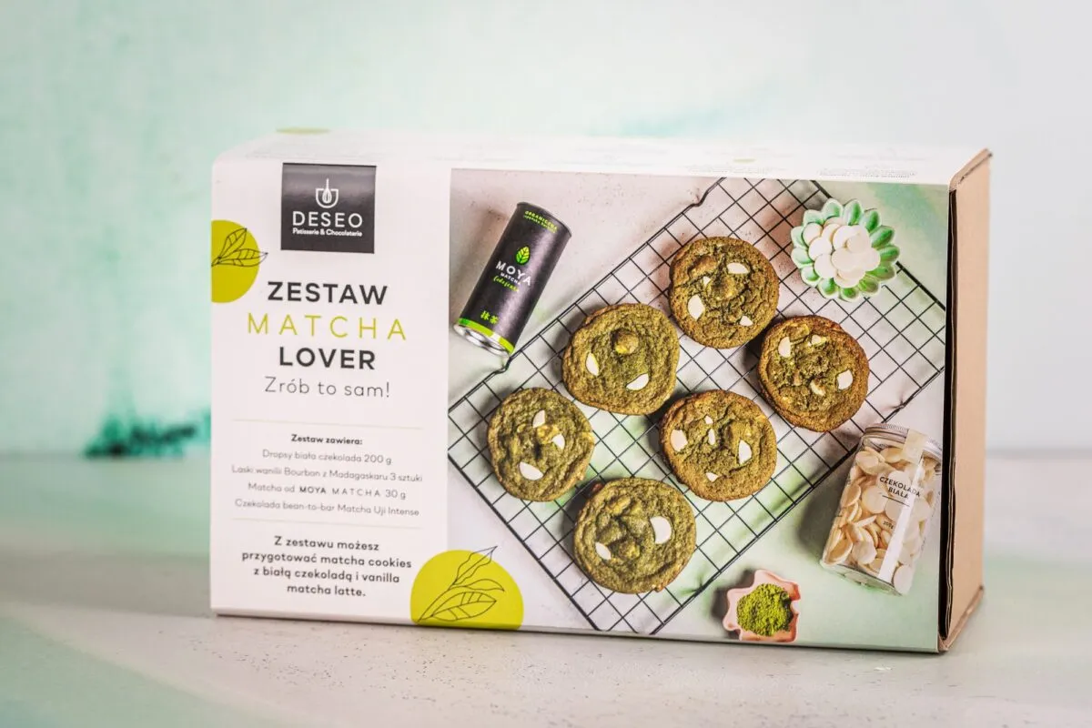Zestaw Matcha Lover &ndash; idealny pomysł, co warto przywieźć z Japonii. Domowe ciasteczka matcha z białą czekoladą.