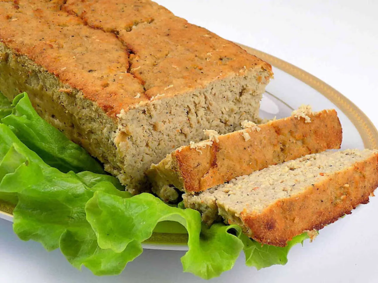 upieczony domowy pasztet drobiowy