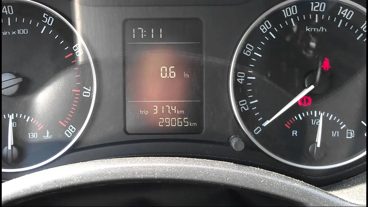 Skoda Octavia wskaźnik paliwa zasięg