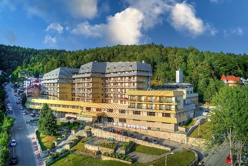 Wojskowe Sanatorium Krynica-Zdrój z zewnątrz