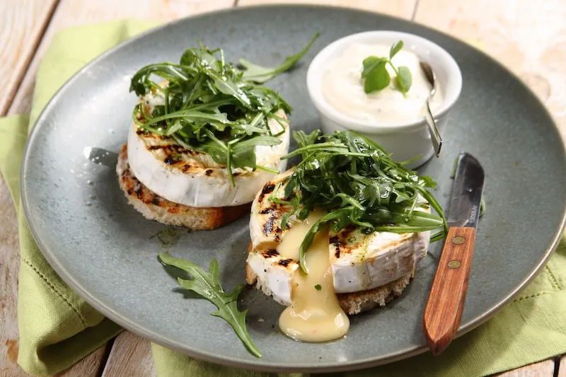 grillowany ser z dodatkami