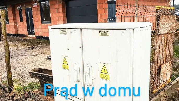 dom w budowie licznik prądu