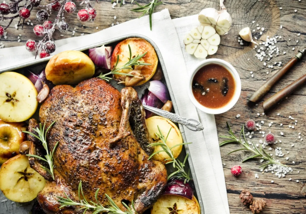 pieczona kaczka z jabłkami i gęś świąteczna