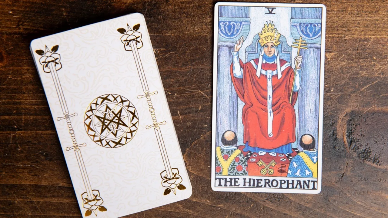 Proste rozkłady tarota dla początkujących