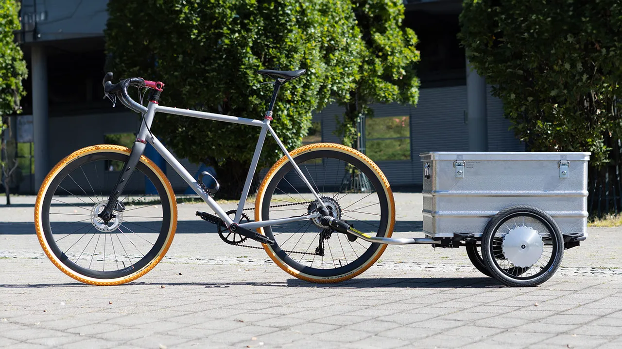 Fahrradanh&auml;nger mit Motor Polen Gesetz