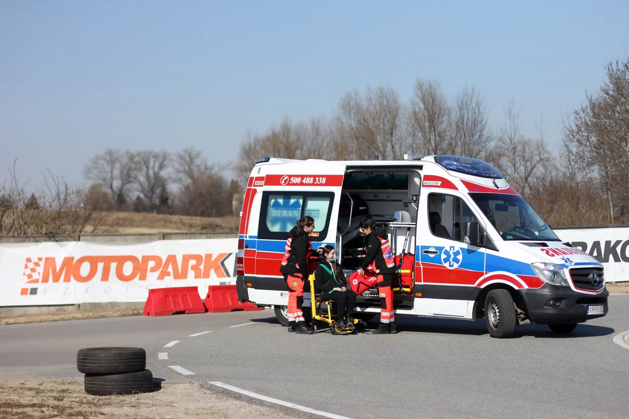 Miejsca pracy ratownika medycznego karetka SOR impreza masowa
