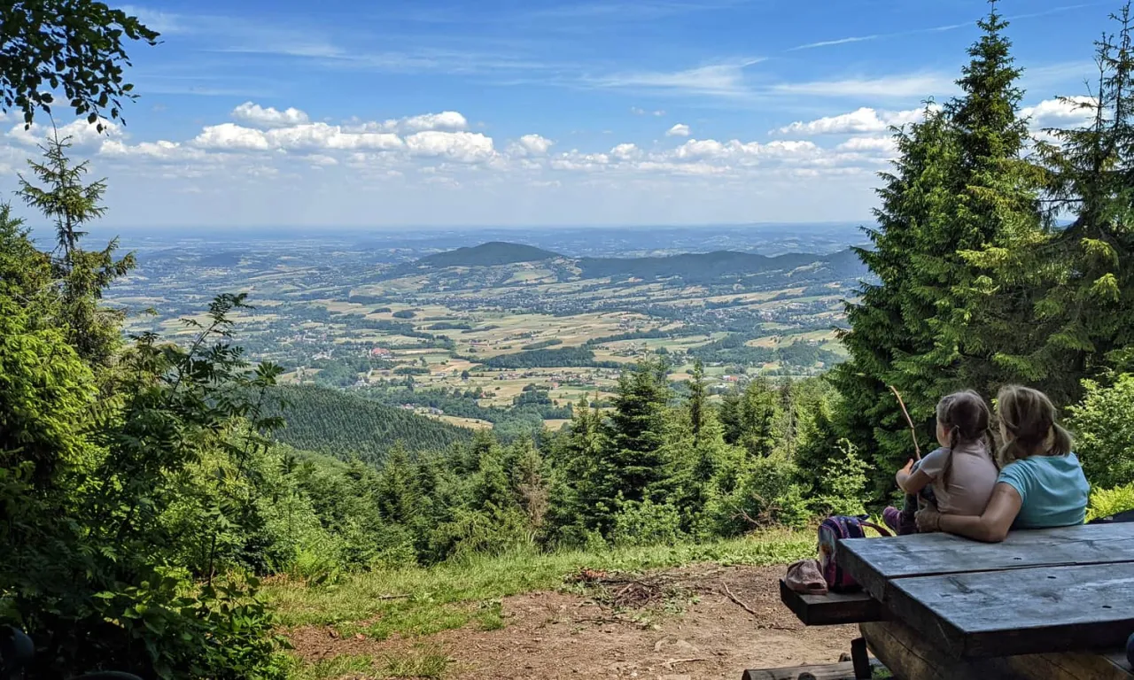 widok na Beskid Makowski z Krakowa