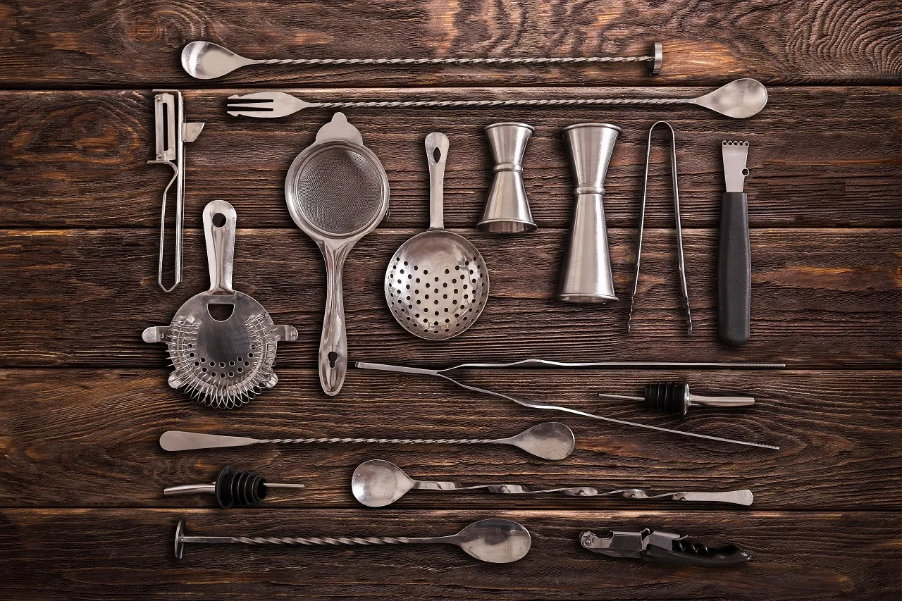 sprzęt barmański flat lay