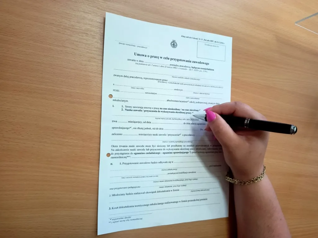 pracownik młodociany umowa o pracę