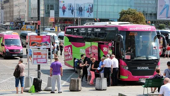 Przystanek autobusowy Modlin bus Pałac Kultury Kinoteka