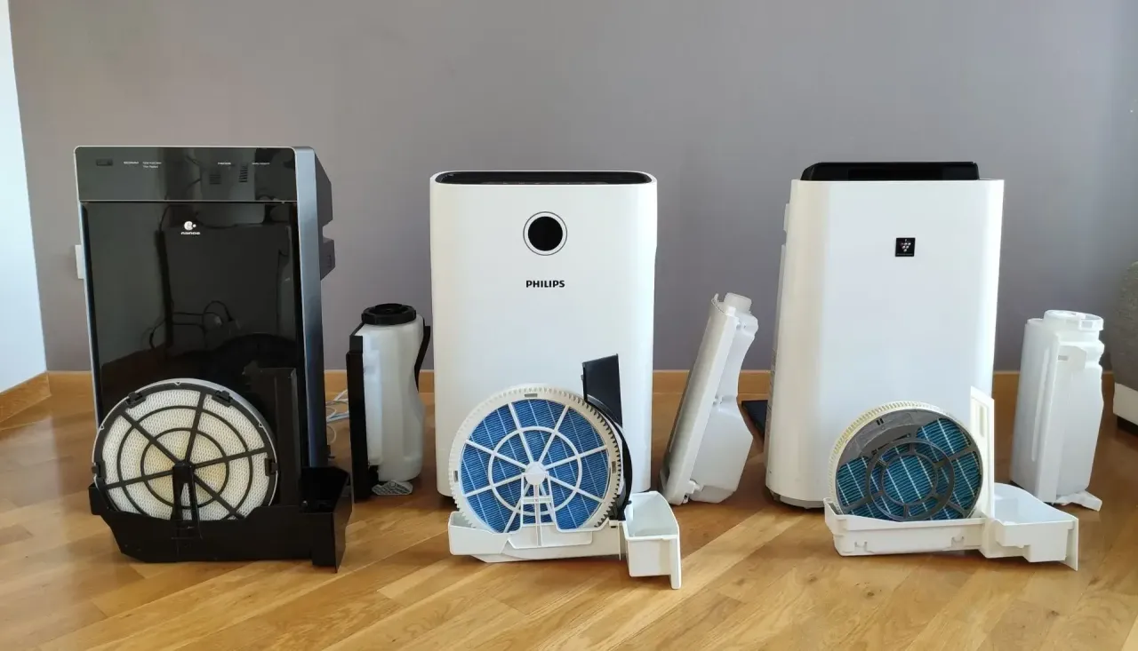 oczyszczacz powietrza w mieszkaniu, otwarte okno wentylacja