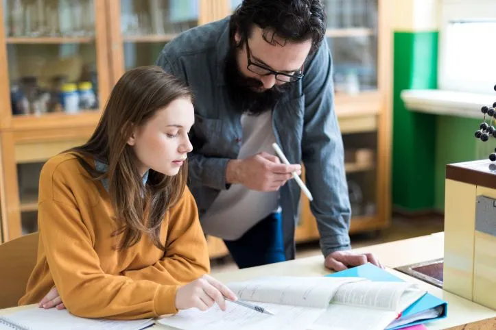 Zdjęcie Jak wygląda nauczanie indywidualne w technikum? Odkryj jego zalety