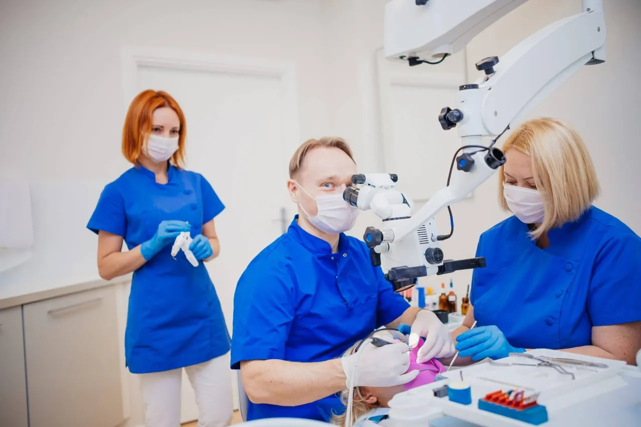 dentysta w dużym mieście praca