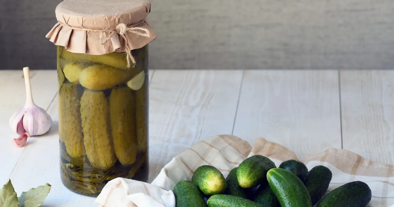 Ogórki kiszone i kwaszone różnice
