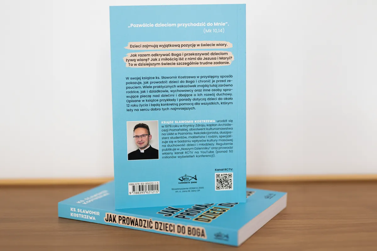 Rodzic rozmawia z dzieckiem o duchowości