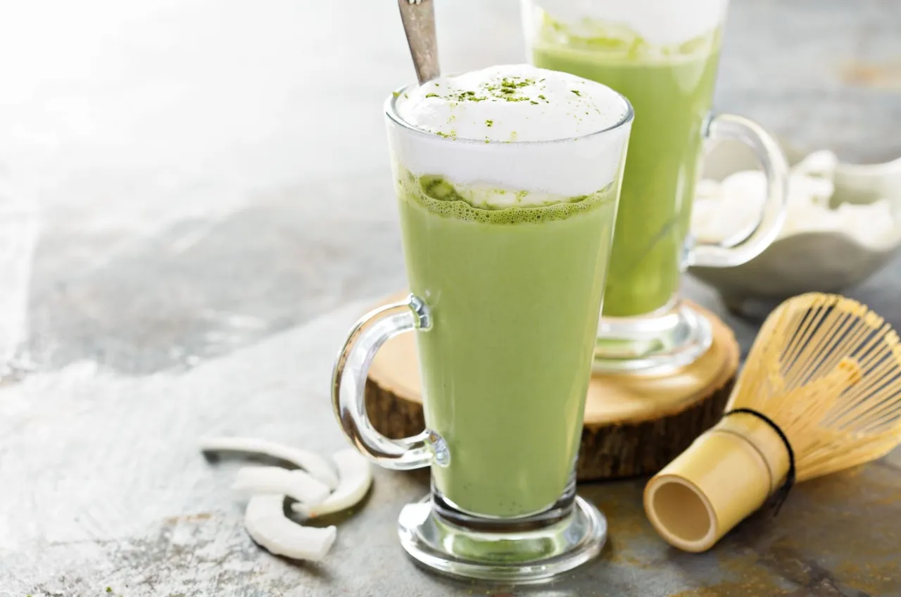 Zdjęcie Matcha latte co to? Poznaj składniki, przygotowanie i korzyści