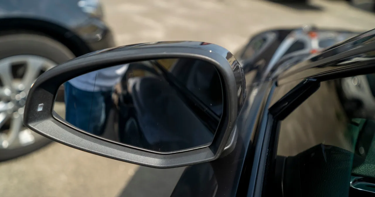 Prawidłowe ustawienie lusterek bocznych i wsteczneg
    o schemat