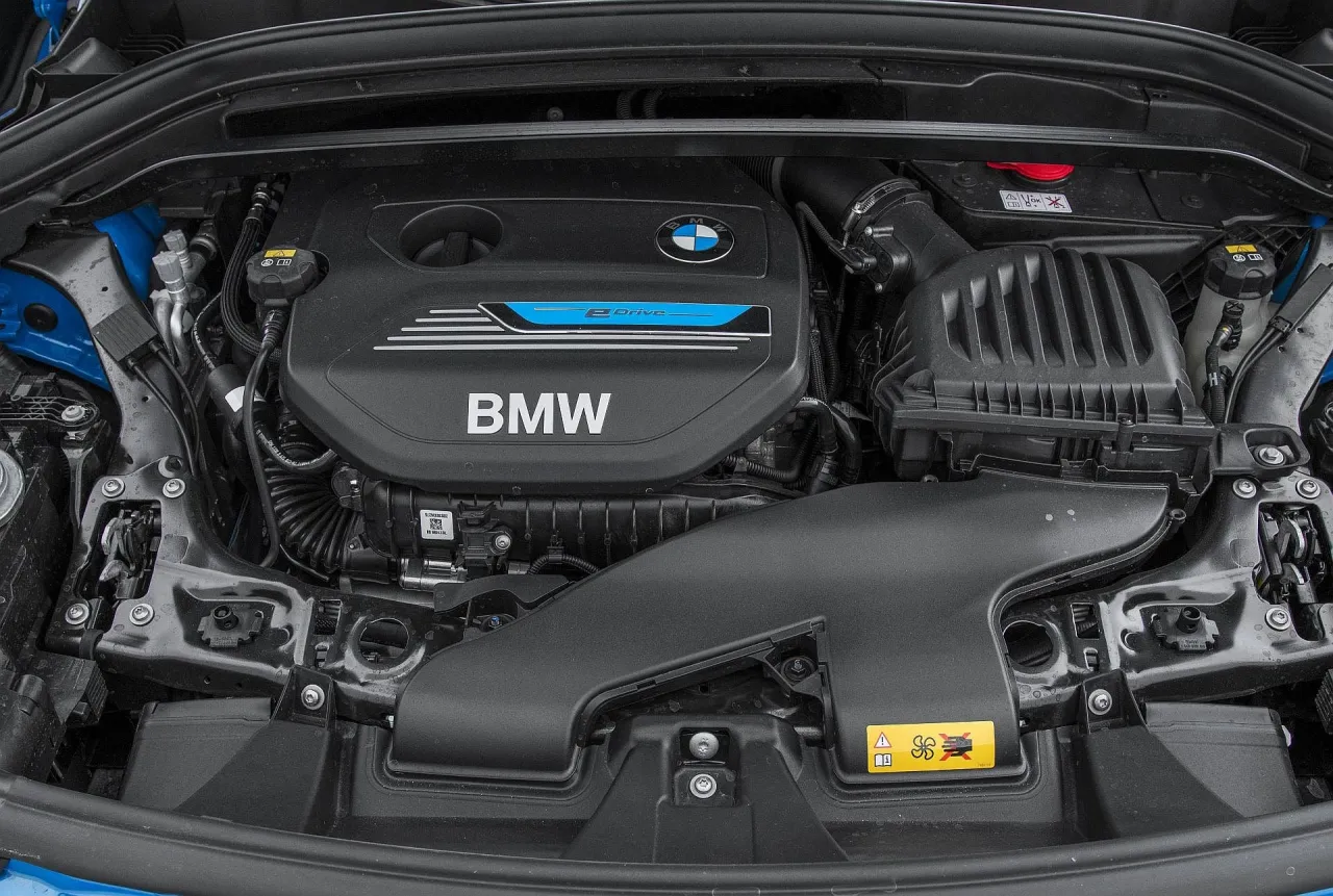 BMW X1 silniki benzynowe diesel hybryda elektryk