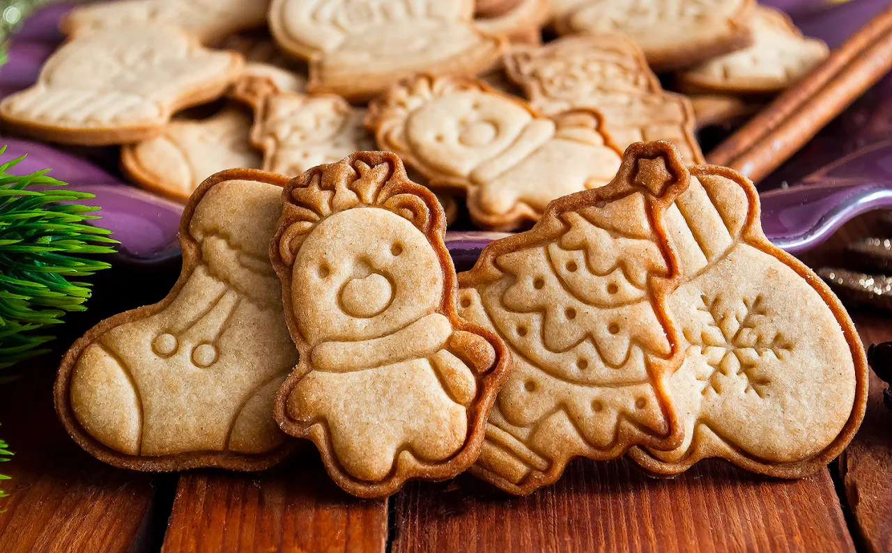 Jak zmiękczyć twarde ciastka miodowe