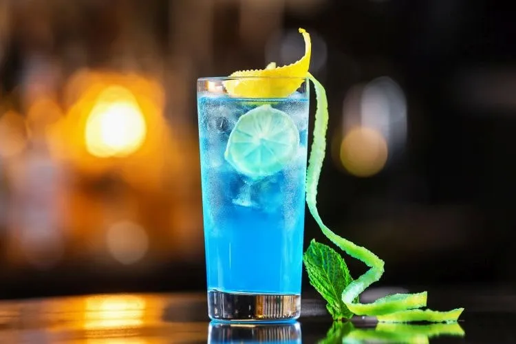 Drinki z Blue Curacao i wódką
