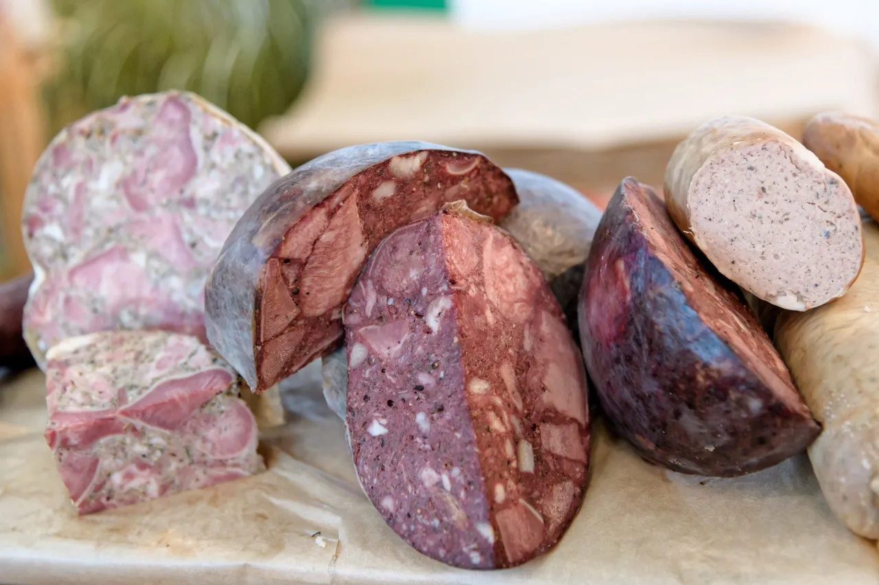 salceson przed i po mrożeniu porównanie