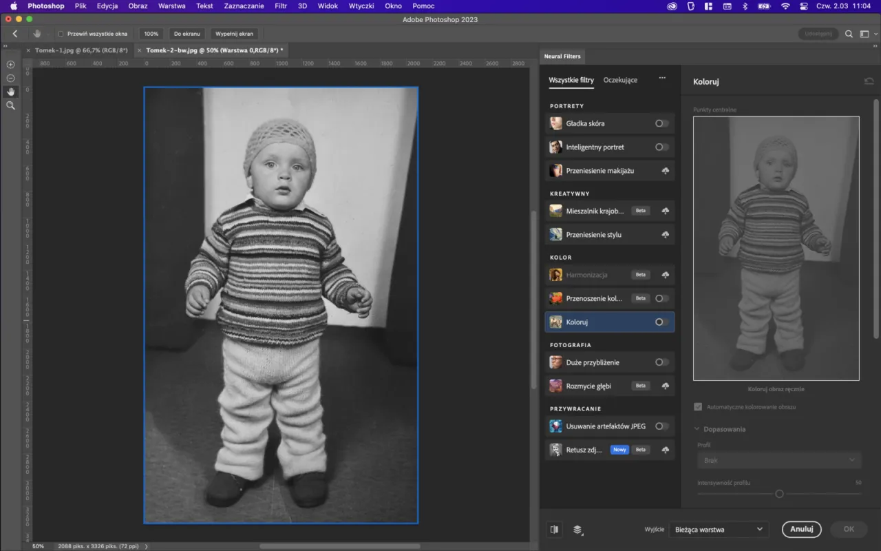 Adobe Photoshop zdjęcie przed i po konwersji czarno-białej