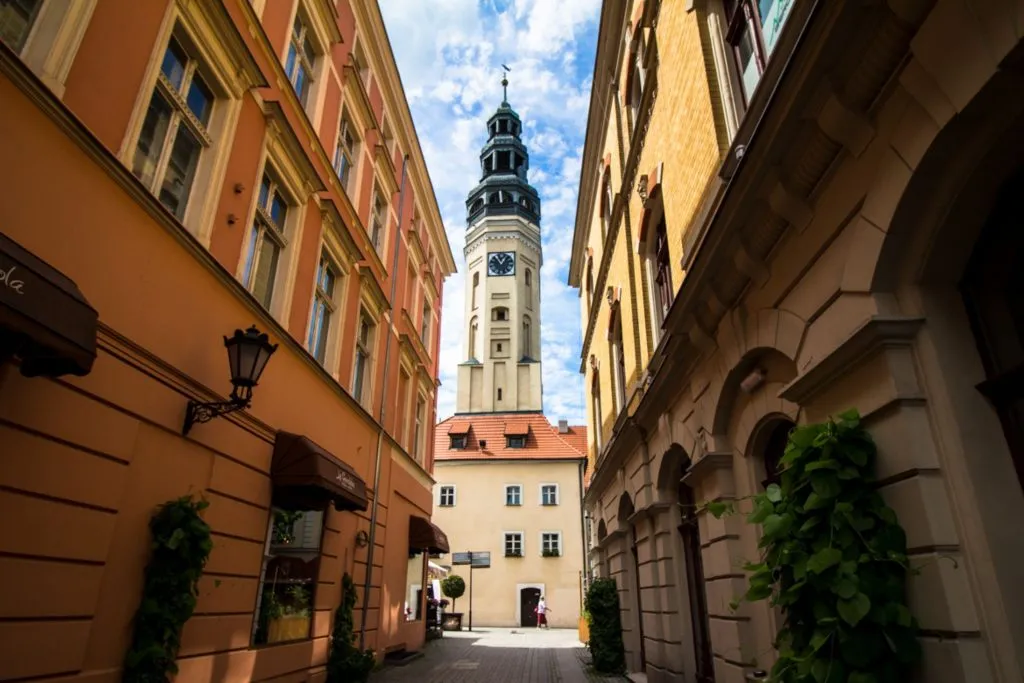 Zielona G&oacute;ra deptak ratusz kamienice