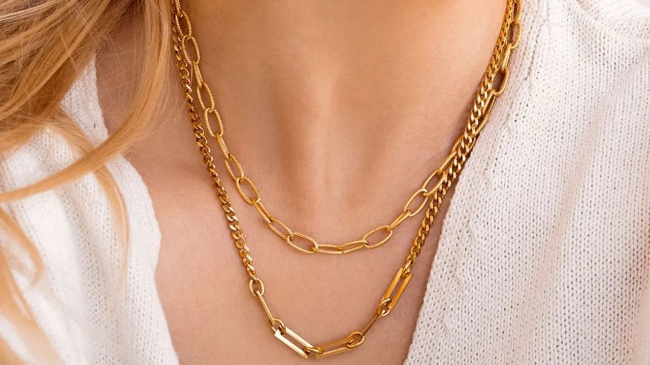 przykłady layeringu naszyjnik&oacute;w o r&oacute;żnej długości