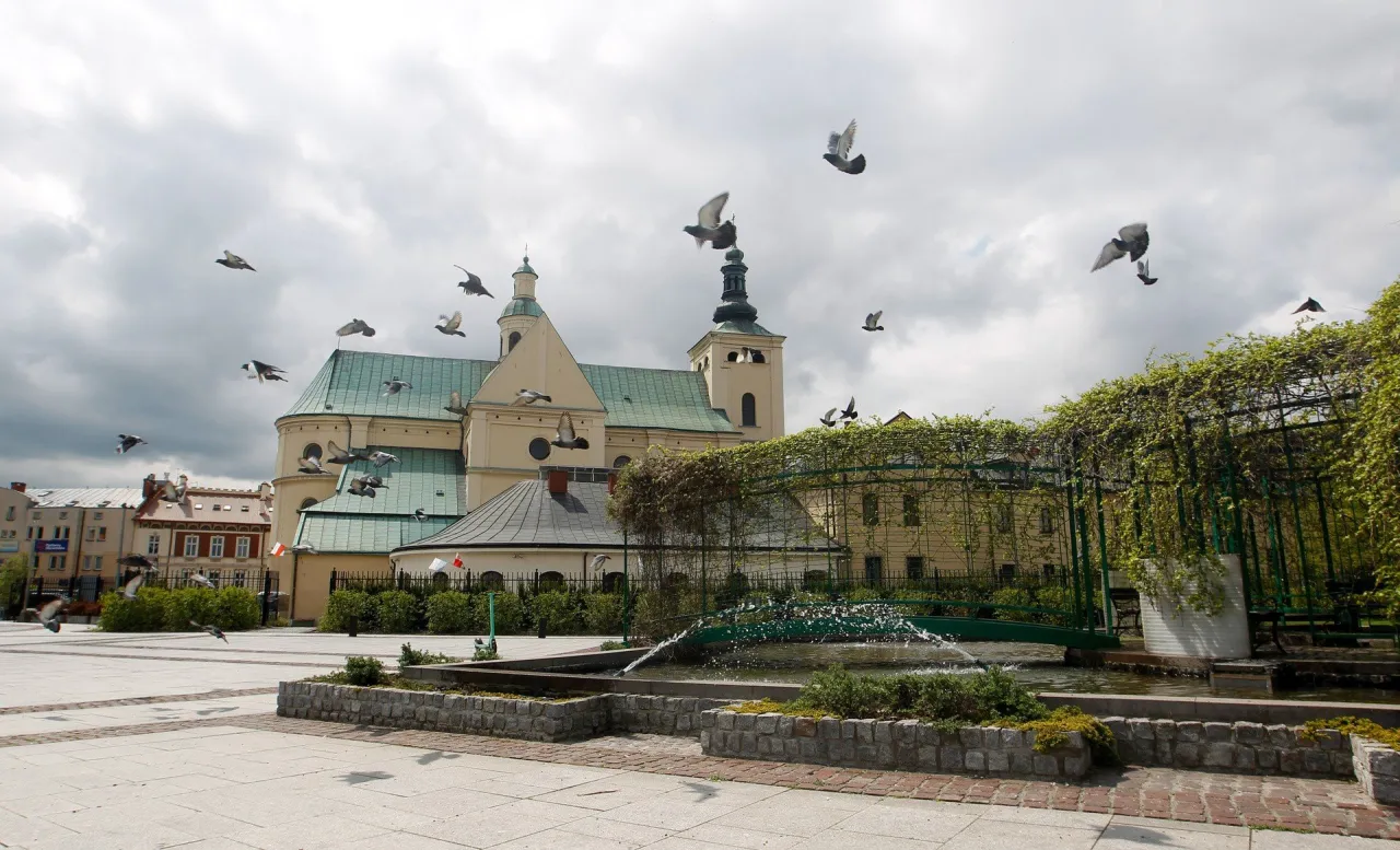 Zdjęcie Sanktuarium Matki Bożej Rzeszowskiej – historia, znaczenie i wydarzenia