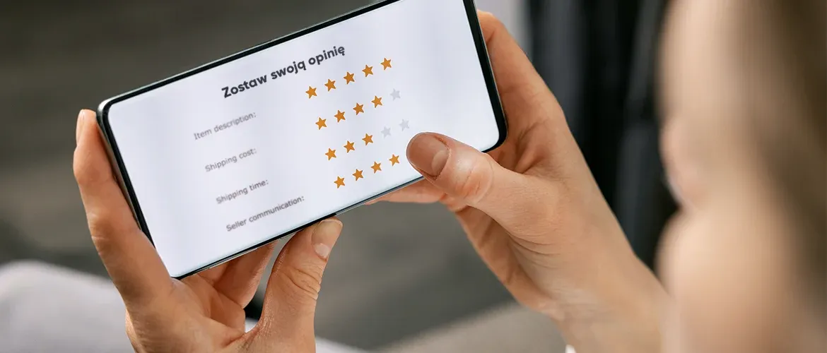 jak rozpoznać fałszywe opinie w internecie