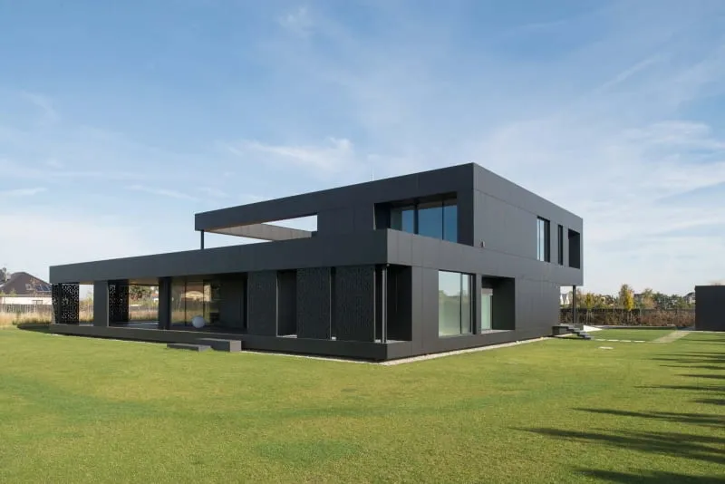 Nowoczesny dom w budowie, Polska