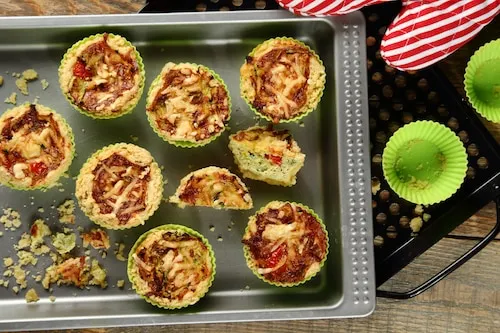 r&oacute;żnorodne babeczki słodkie i wytrawne