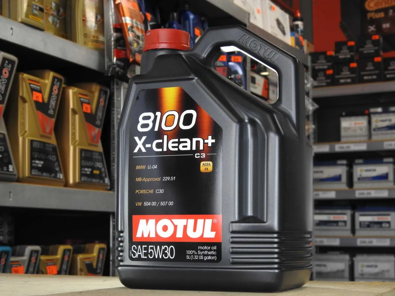 oleje motul 5w30 r&oacute;żne serie butelki