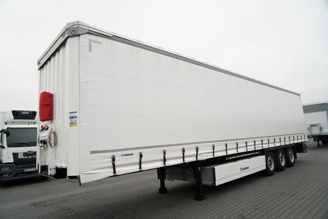 R&oacute;żne typy naczep ciężarowych (firanka, chłodnia, wywrotka)