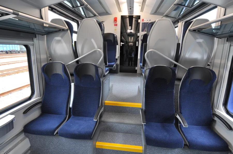 Wnętrze pociągu RegioJet i PKP Intercity