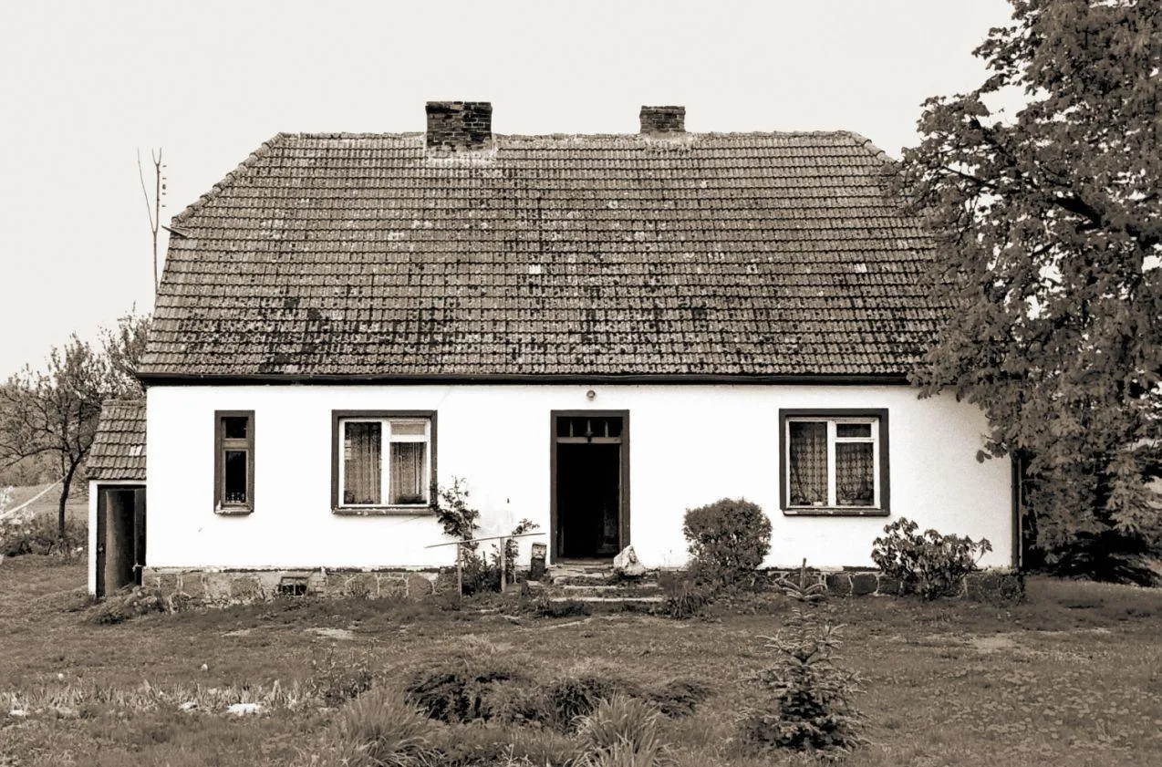 stary dom budynek przed 20 lat