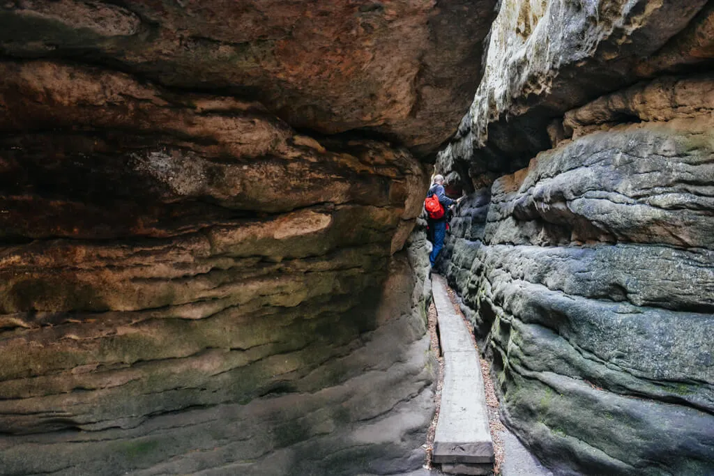 Błędne Skały labirynt wąskie przejścia