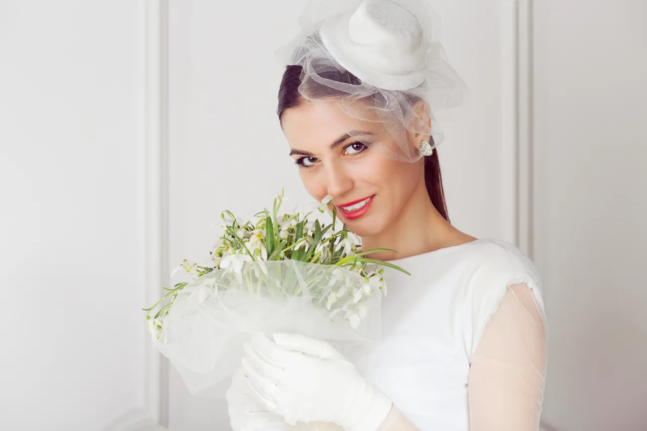 Panna młoda z woalką ślubną