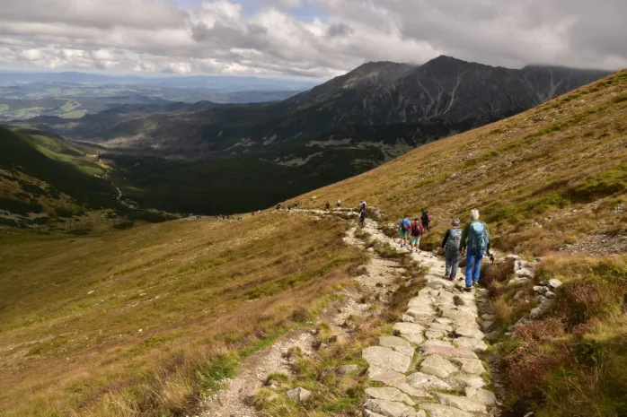 Łatwy i trudny szlak górski