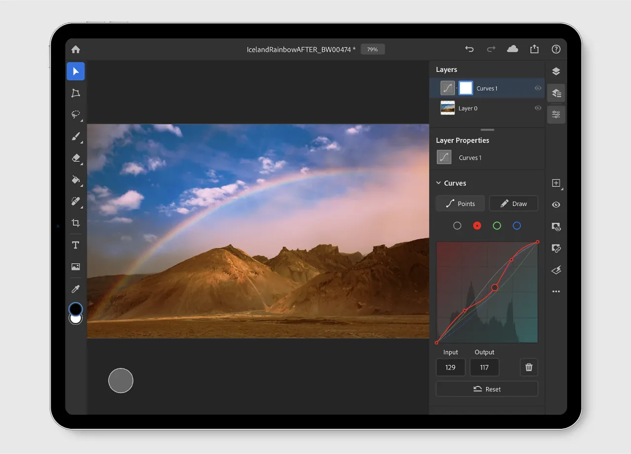 Przykład użycia warstwy dopasowania Krzywe do rozjaśnienia tła w Photoshopie