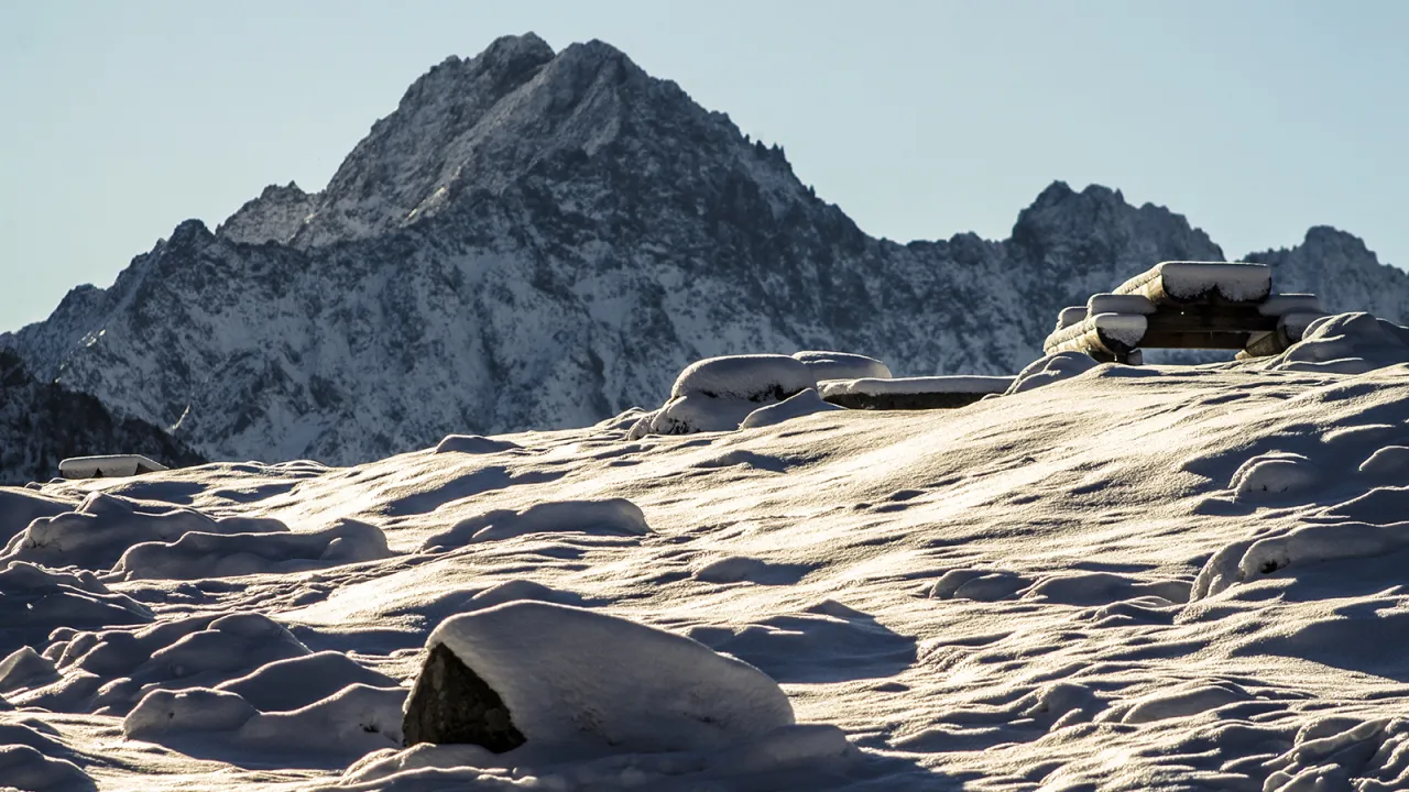 Pokrywa śnieżna w Tatrach Wysokich zimą