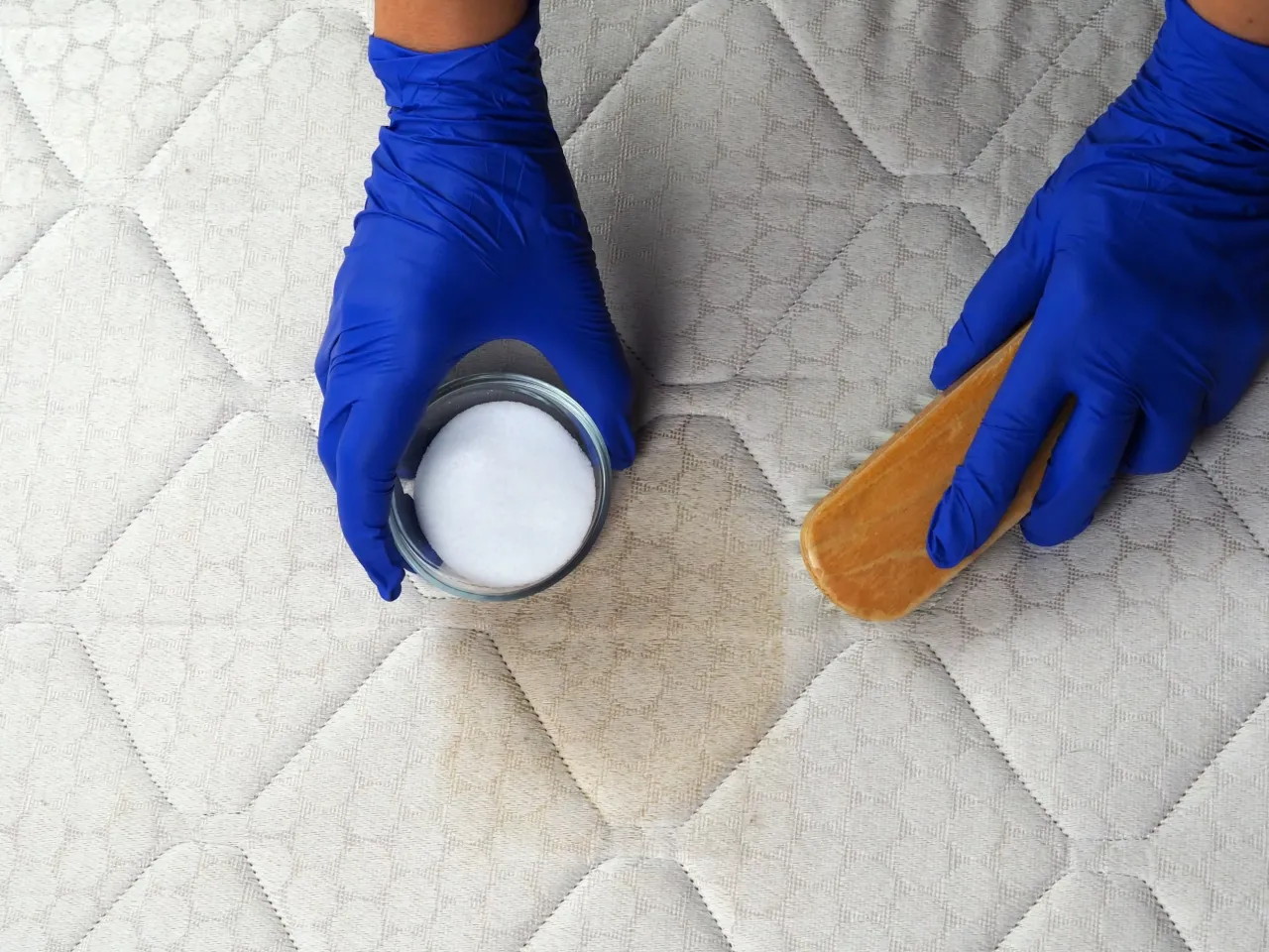 materac czyszczenie sodą oczyszczoną