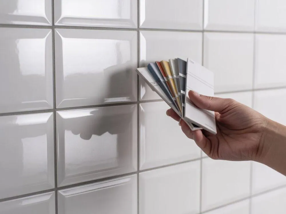 szare płytki biała fuga czarna fuga szara fuga porównanie