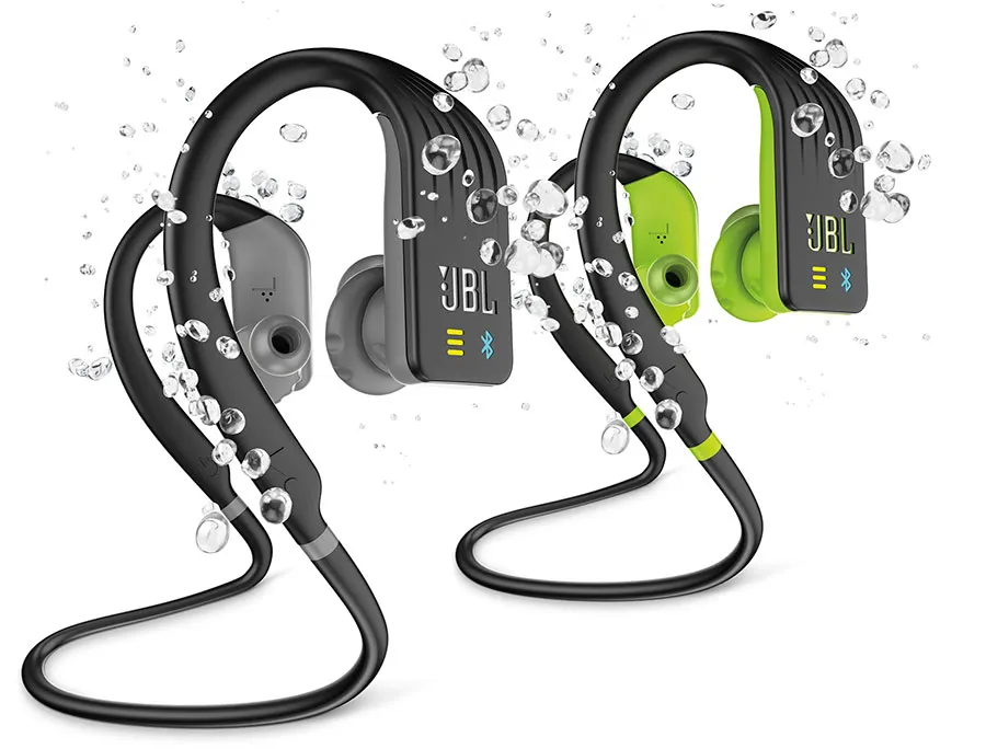 Słuchawki JBL Endurance DIVE w wodzie