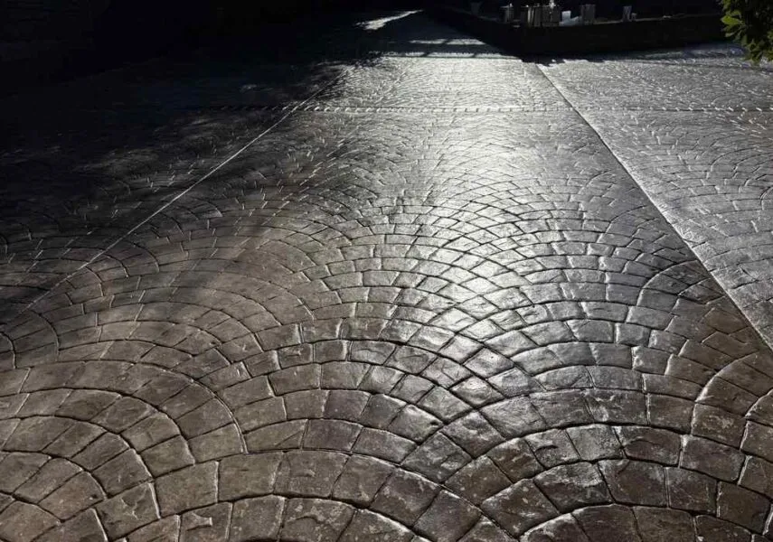 podjazd z betonu stemplowanego wzory