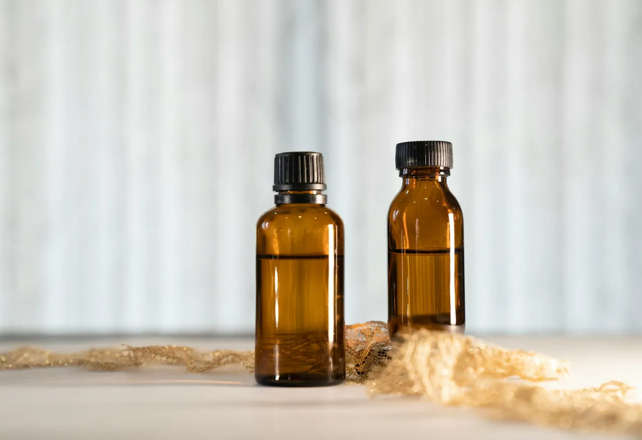 kolejność aplikacji serum, niacynamid kwas hialuronowy