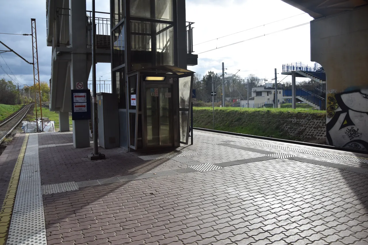 Przystanek ModlinBus Pałac Kultury i Nauki Al. Jerozolimskie