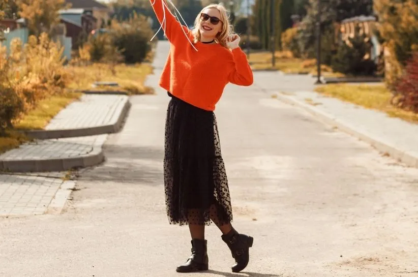 Różne stylizacje z długą spódnicą i bluzką