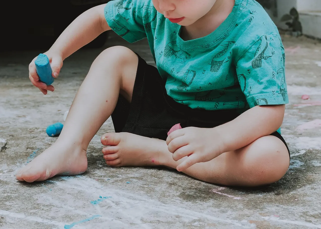 dziecko z zaburzeniami sensorycznymi objawy wiek