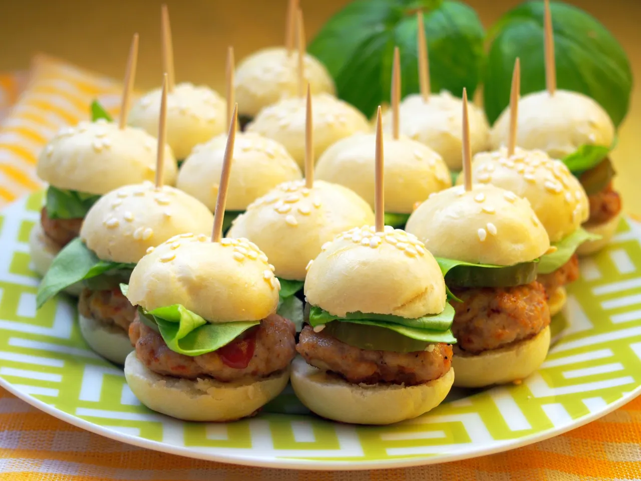 świeże mini bułki do burgerów